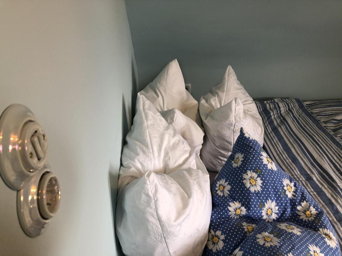 Blaues Zimmer Mit Grossem Balkon, Bad Ist Ein Traum, 50 Schritte Zum Radweg Am Main,Ideal For Short Stay Mainstockheim Εξωτερικό φωτογραφία