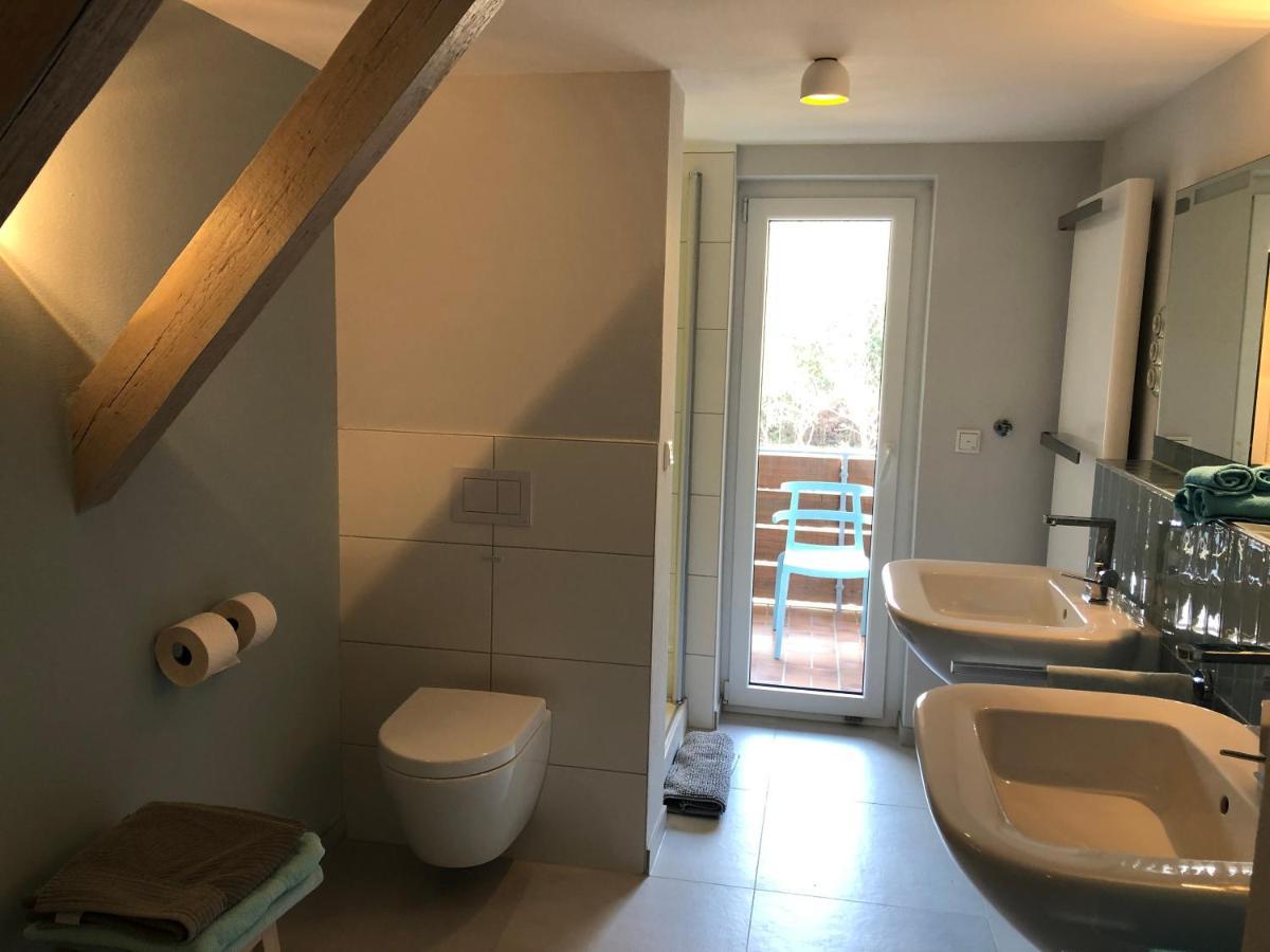 Blaues Zimmer Mit Grossem Balkon, Bad Ist Ein Traum, 50 Schritte Zum Radweg Am Main,Ideal For Short Stay Mainstockheim Εξωτερικό φωτογραφία