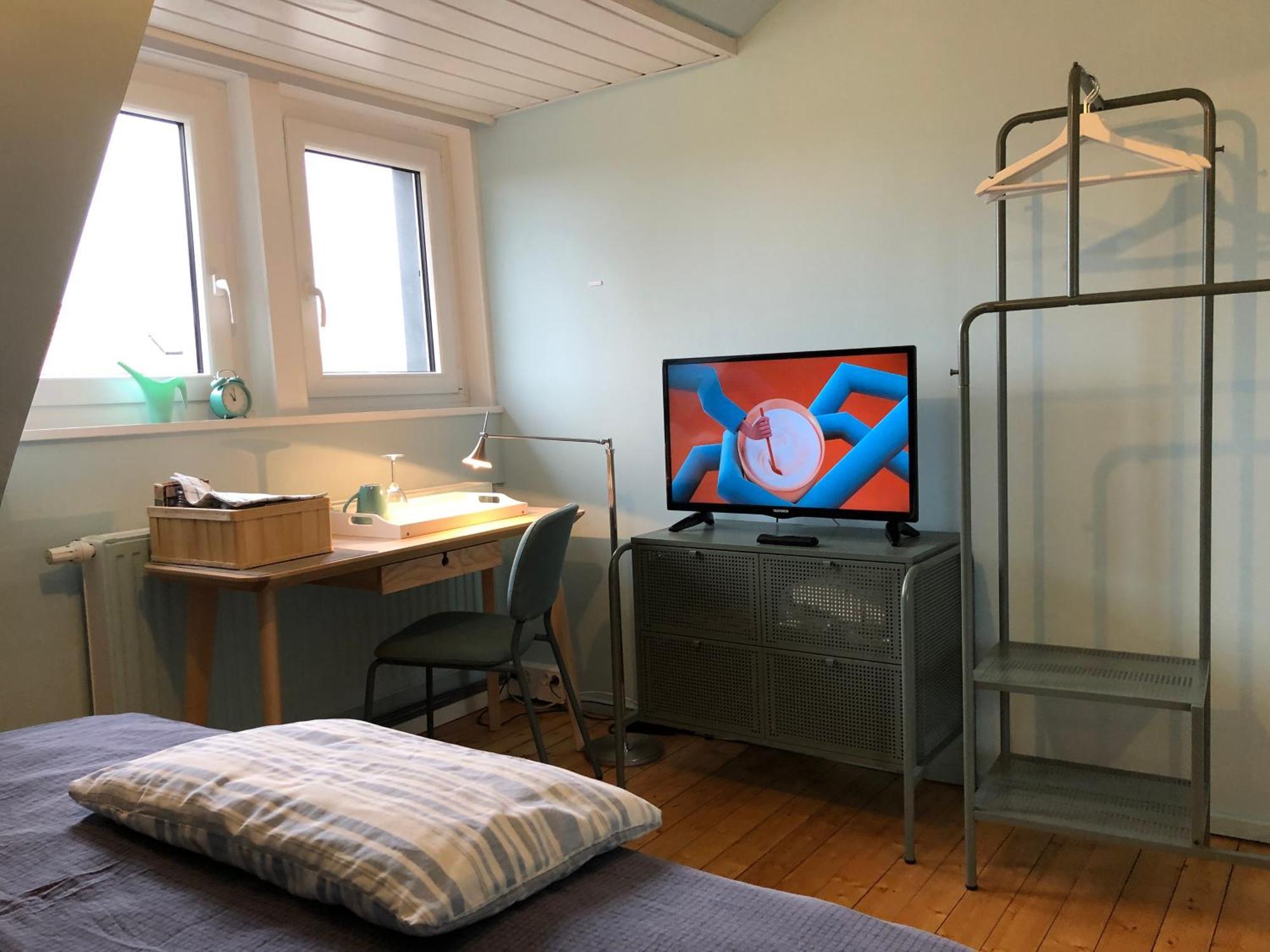Blaues Zimmer Mit Grossem Balkon, Bad Ist Ein Traum, 50 Schritte Zum Radweg Am Main,Ideal For Short Stay Mainstockheim Εξωτερικό φωτογραφία